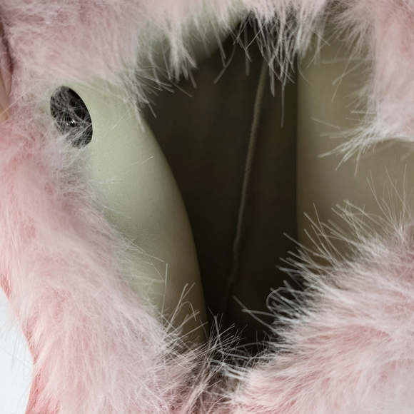 Hello Kitty Pink Faux Fur Handbag With Removable Pearl Accent Chain - Picture 7 of 8